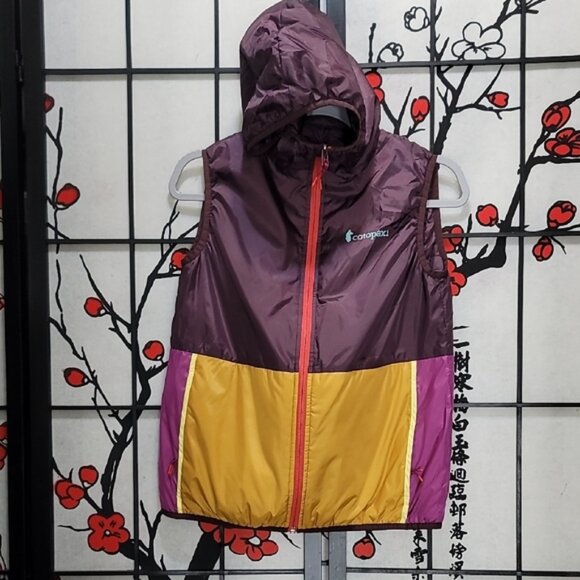 Cotopaxi Teca Calido Reversible Water Repellent Hooded Vest. - Picture 1 of 11